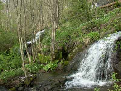 Nederste del av Blerfossen i mai 2002